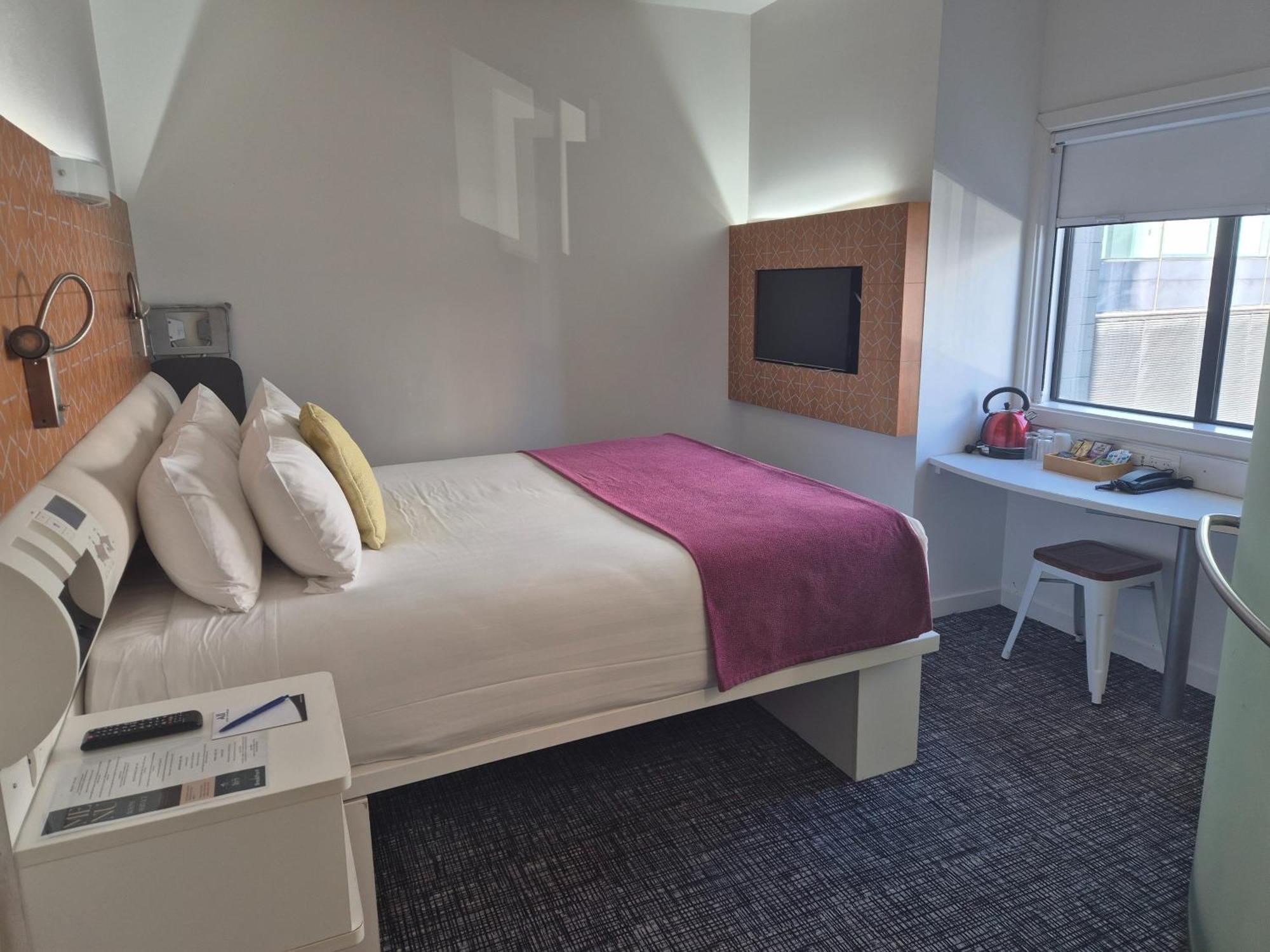 Breakfree On Cashel, An Accor